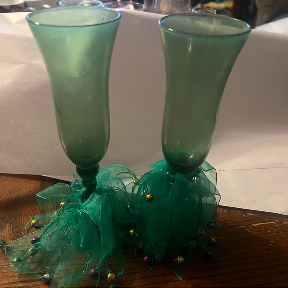Other - Elegant Green Glass Flutes with Decorative Base